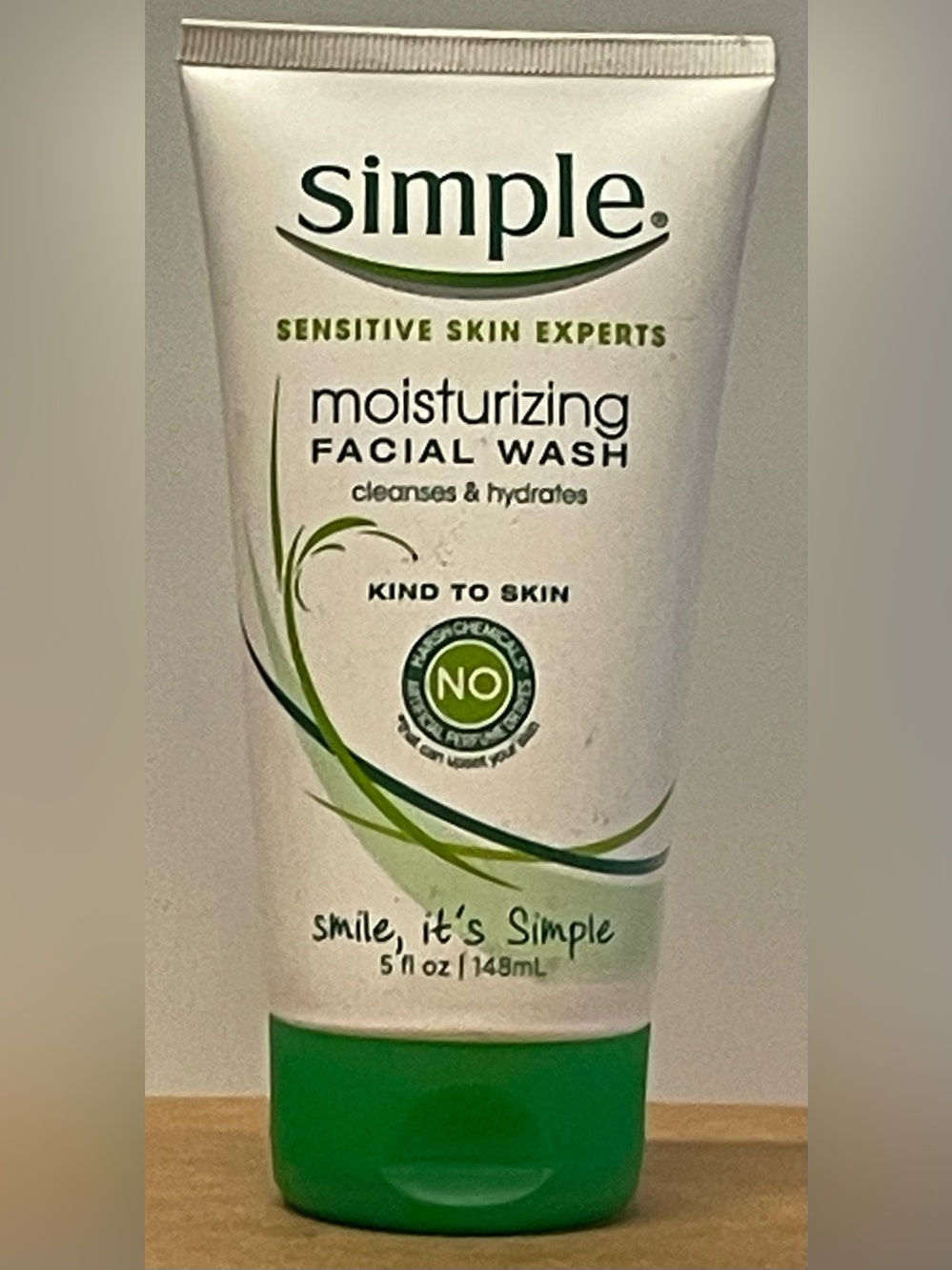 Simple Moisturizing Facial Wash - 5 fl oz